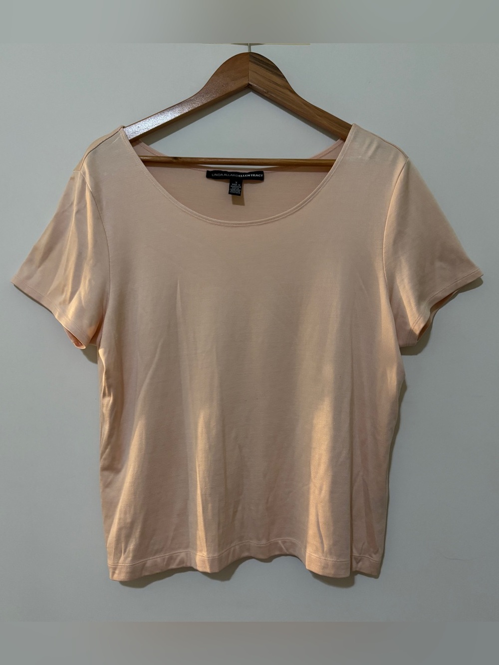 Linda Allard 98% Silk Short-Sleeve Crewneck Tee in Pale Peach Size X